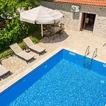 Two-bedroom In Tatil Evi *