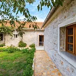 Two-bedroom In Tatil Evi