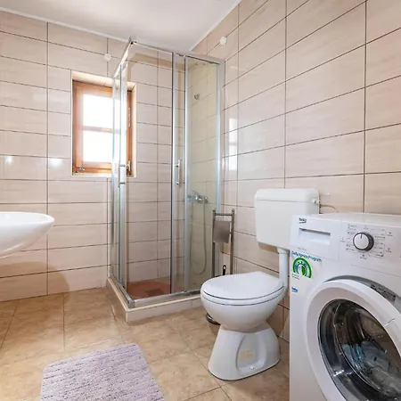 Two-bedroom In Σπίτι διακοπών *