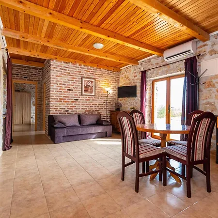 Two-bedroom In Tatil Evi