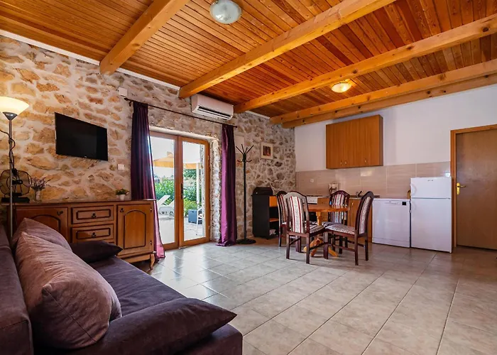 Two-bedroom In 펜션 *
