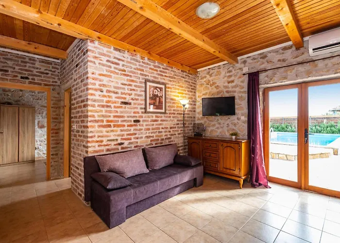 Two-bedroom In Lisane Tinjske