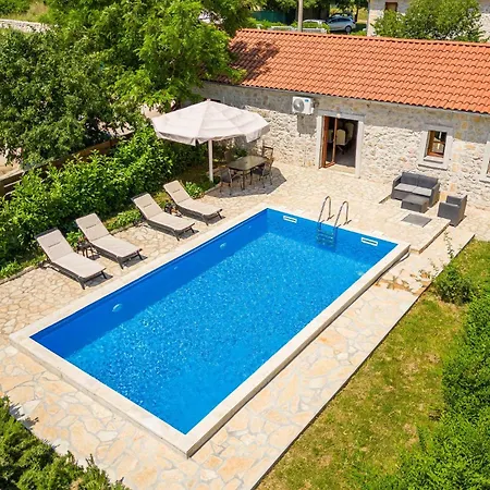 Amazing Home In Lisane Tinjske * Lišane Tinjske