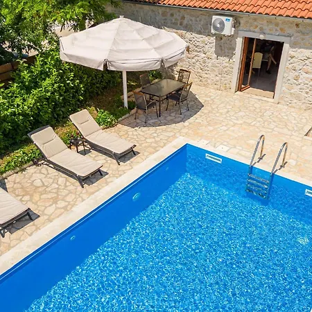 Amazing Home In Lisane Tinjske Nyaraló *